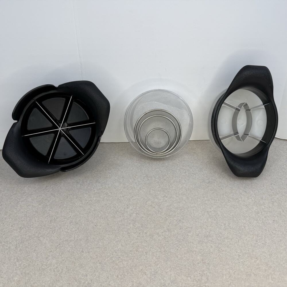 Pampered Chef Lot of 3 Veggie Wedger Mango Wedger Biscuit Cutting Set Retired